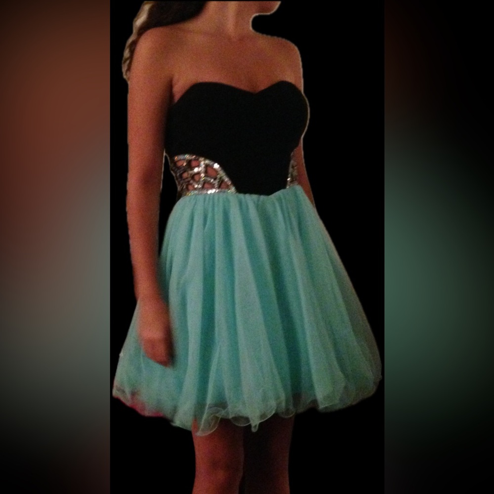 Elegant Dress with Black and Blue Design
